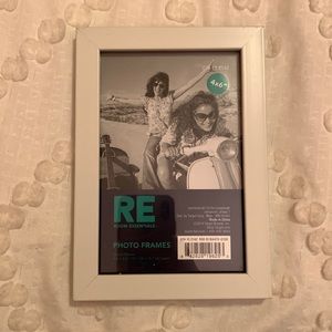 white 4 by 6 in frame from Target